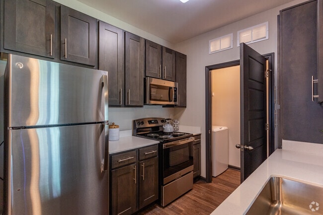2BR, 2BA - The Concord - 980SF - Kitchen - Anthem at Creekside