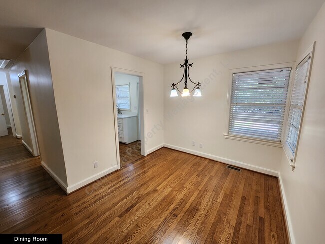 Building Photo - 529 Etiwan Ave