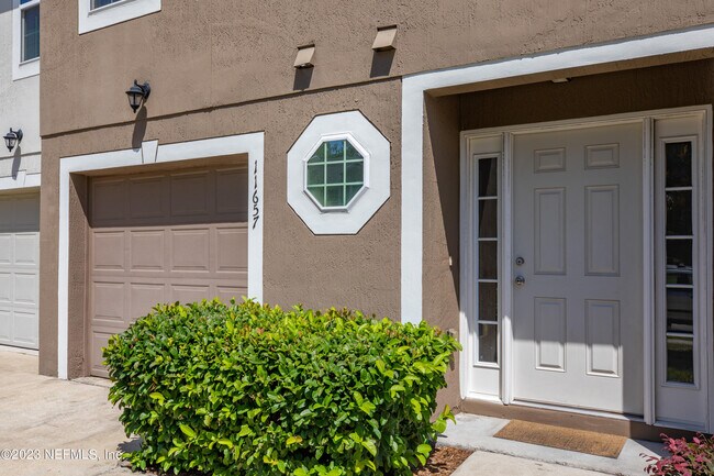 Foto del edificio - 11657 Hickory Oak Dr