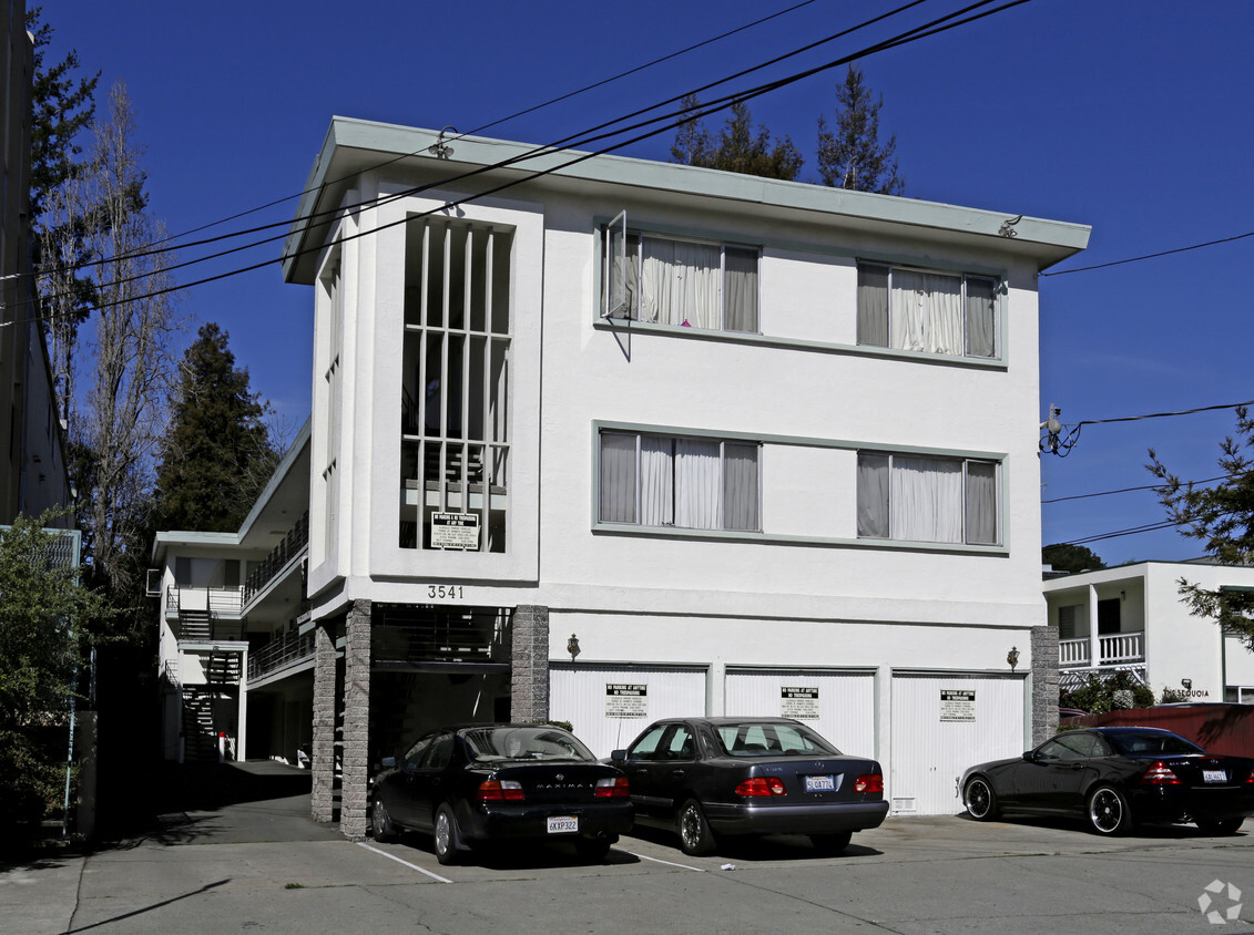 Primary Photo - 3541 Dimond Ave