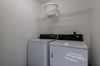 Building Photo - Skyler Ridge Apartments
