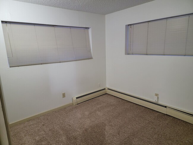 Building Photo - 3103 W 33rd Ave