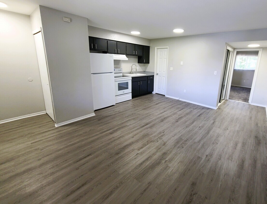 Golf Marina Apartments 3501 N River Rd Fort Gratiot, MI Apartments