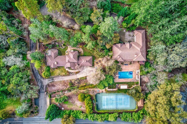 Foto del edificio - 2703 Brush Creek Rd