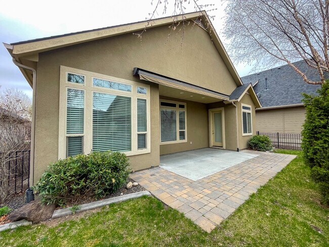 Foto del edificio - 307 E Grove Creek Ln