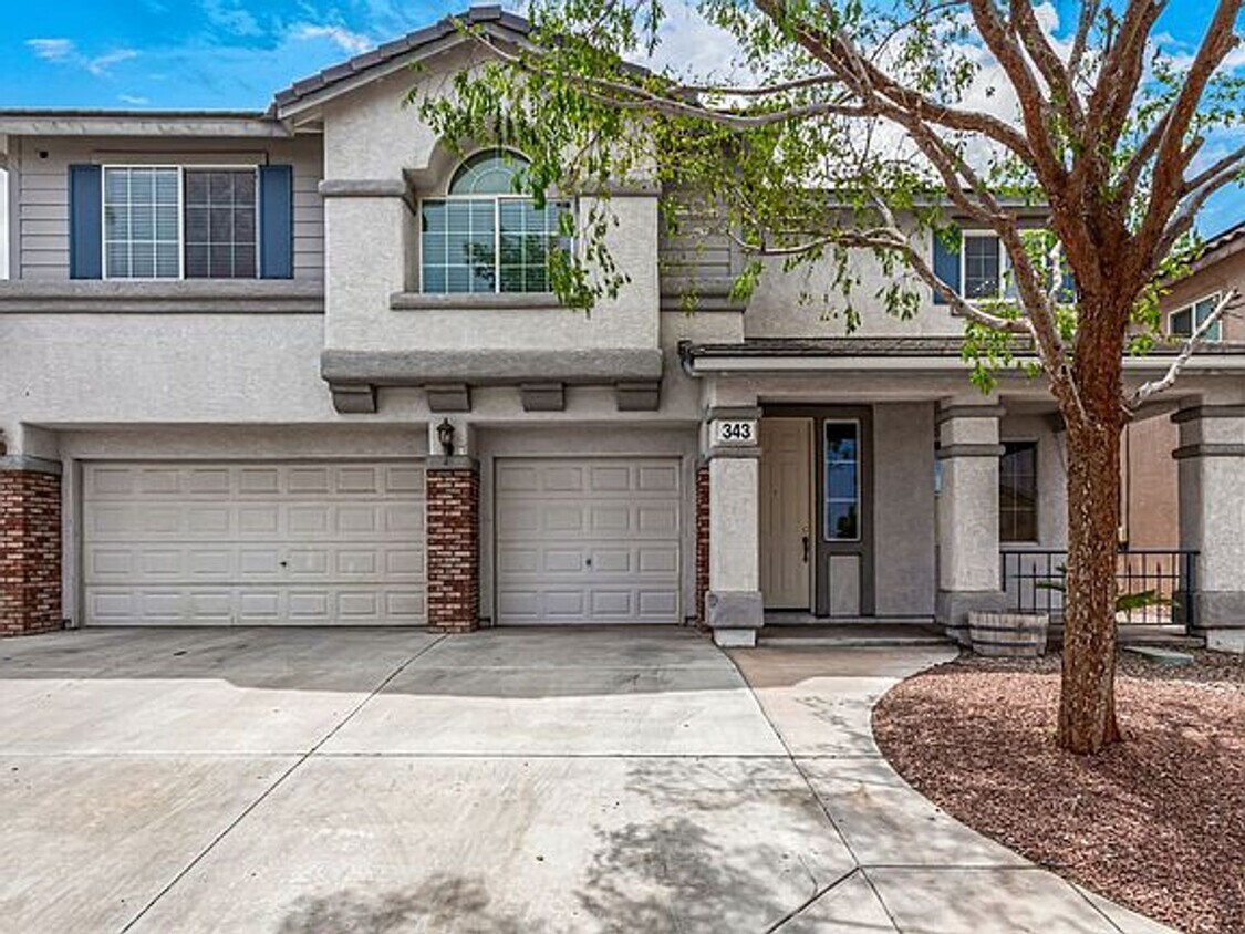 Foto principal - Spacious 4-Bedroom Retreat with Poolside O...