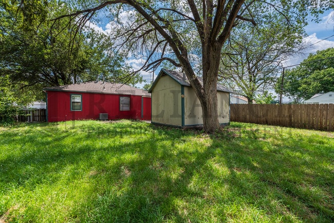 Building Photo - 5714 E Harry St