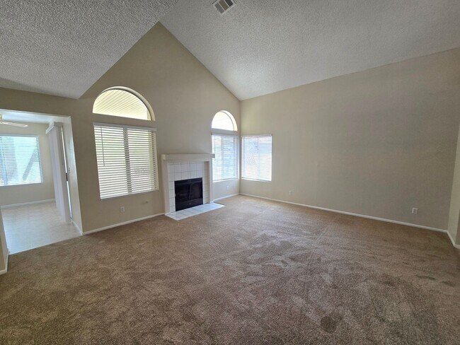 Building Photo - Morningside Corner Lot Home!