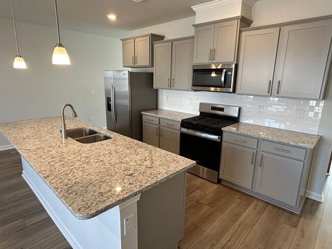 Building Photo - NEW 4 bed/3.5 bath townhome for rent in Apex