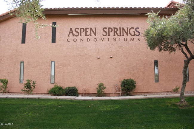 Building Photo - 1075 W Chandler Blvd