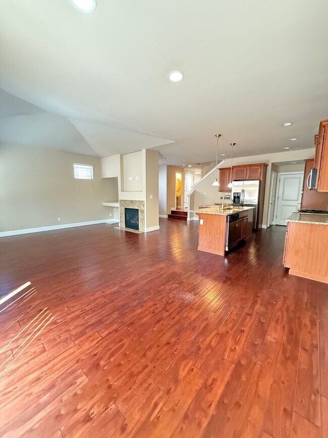 Foto del edificio - New! 3BD/2.5BTH Modern Townhouse in Greekb...