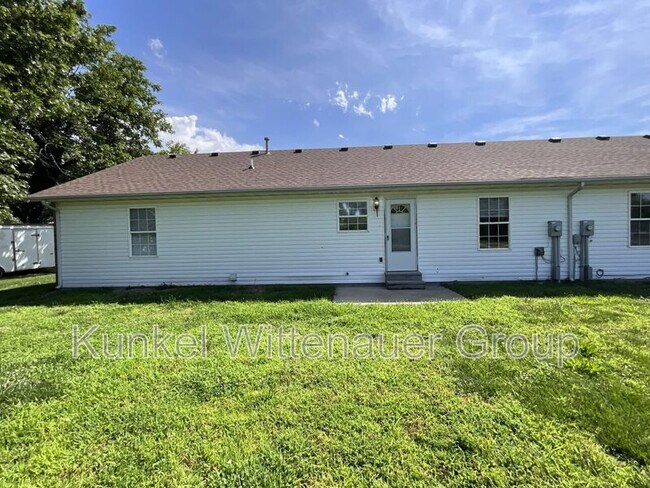 Building Photo - 504 Draco Dr