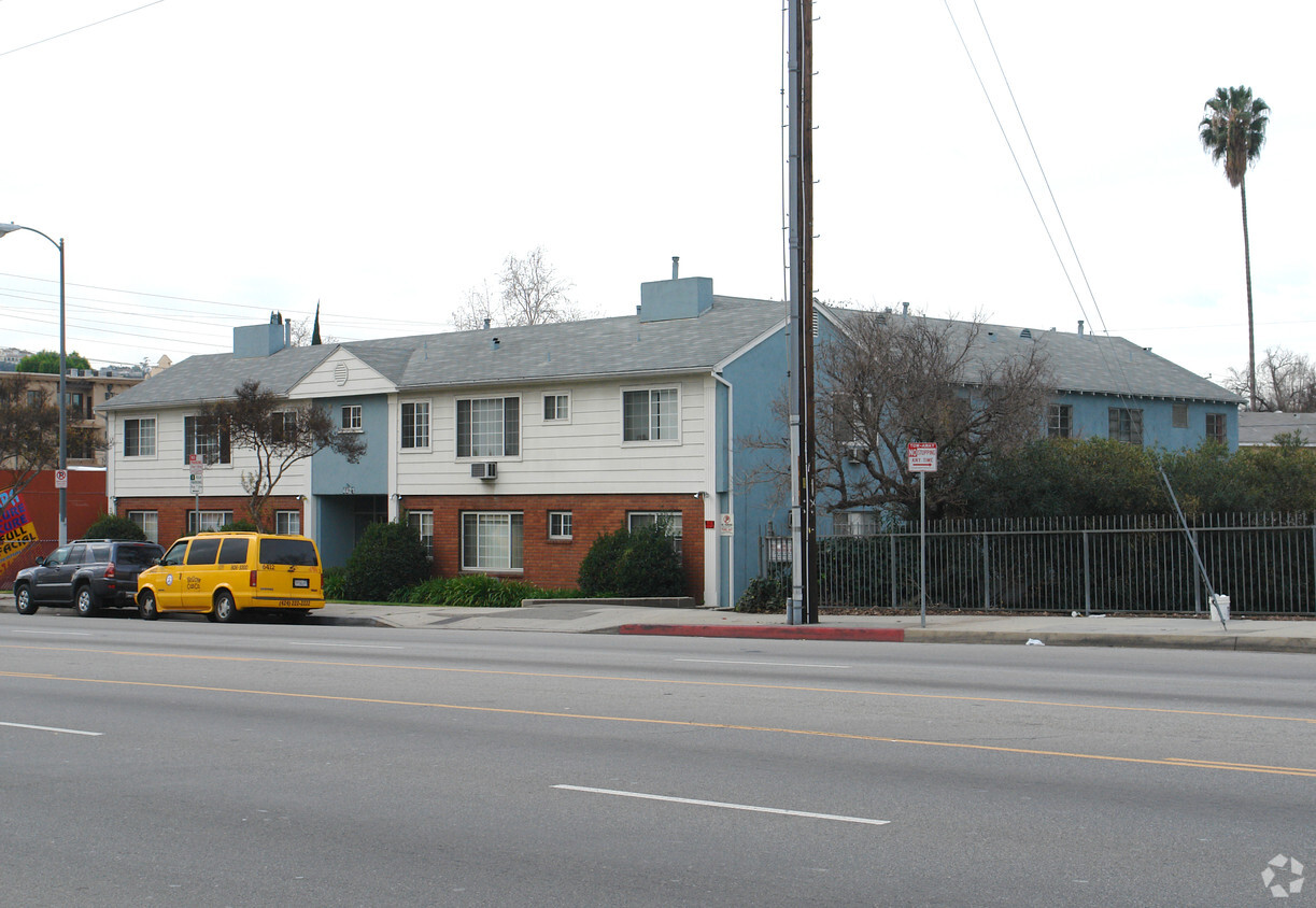 Building Photo - 4421 Laurel Canyon Blvd