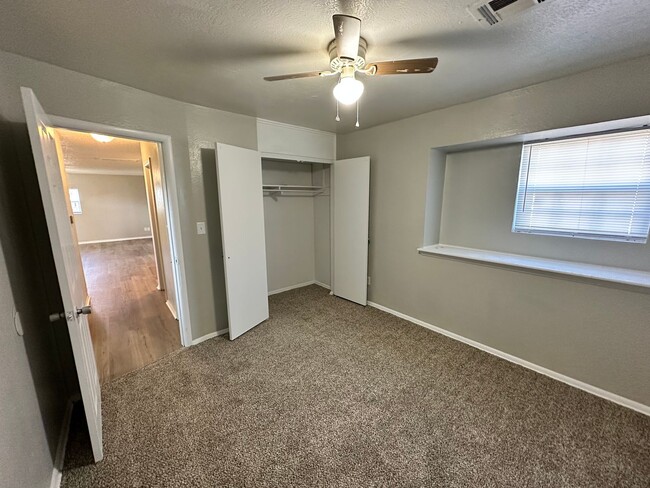 Building Photo - Move -in Special: 3 Bed Home Southwest OKC