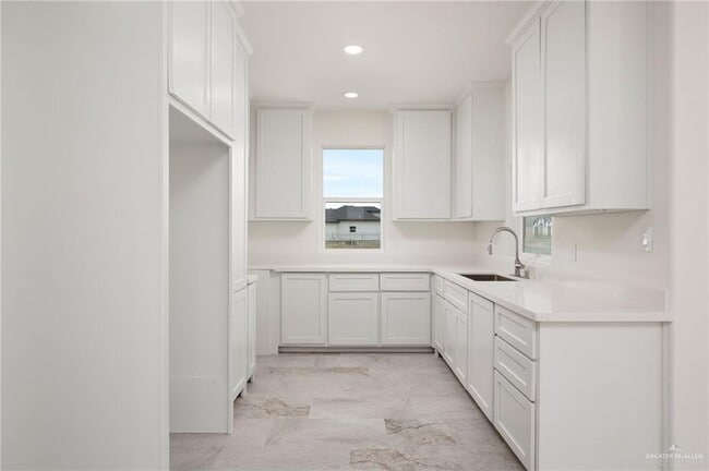 Building Photo - 11 11th St