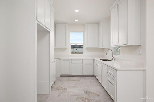 Building Photo - 321 Merida Dr