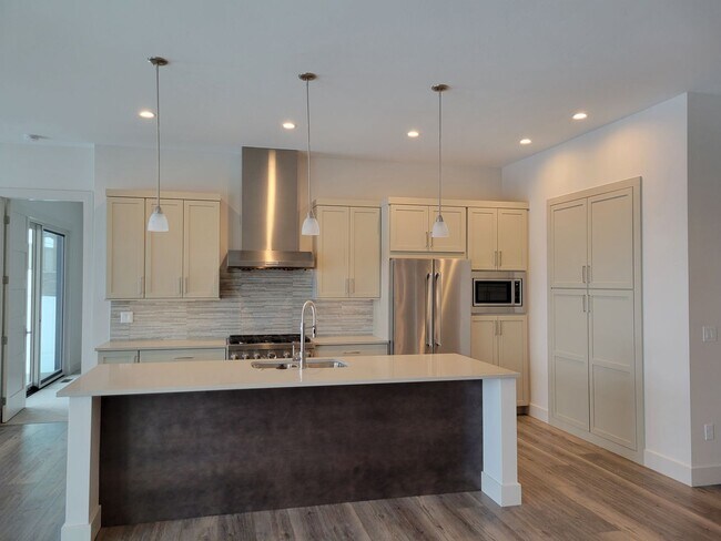 Building Photo - 3 Bed 2.5 bath house in Black Bull