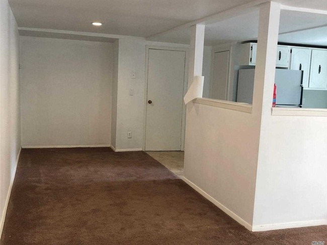 Building Photo - 57 Woodview Ln