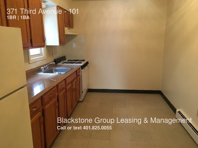 Building Photo - 371 3rd Ave