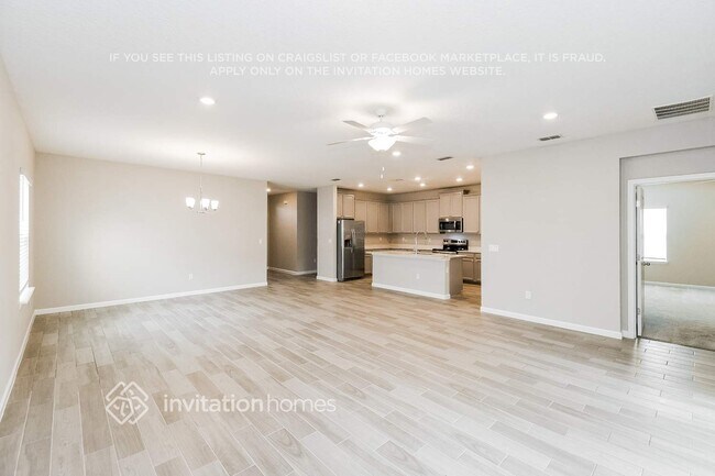 Building Photo - 9823 Lemon Grass Ln