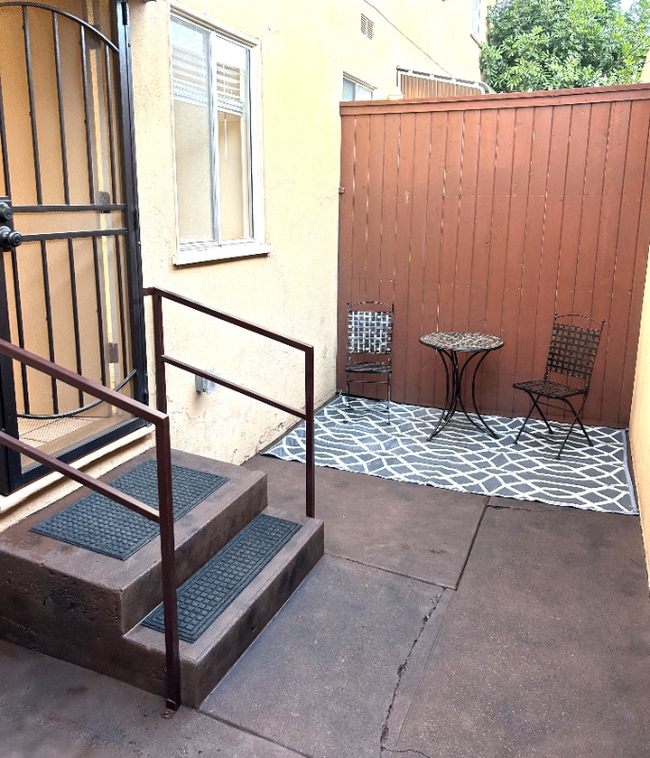 Building Photo - 4021 S Centinela Ave