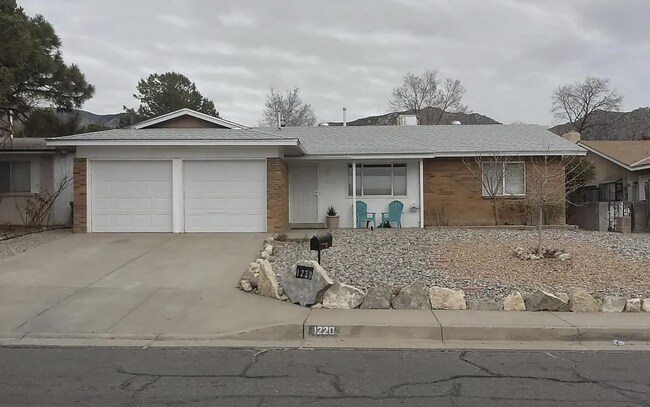 Foto del edificio - 1220 Stutz Dr NE