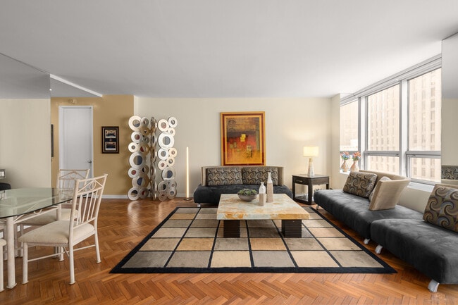 Building Photo - 15 W 53rd St