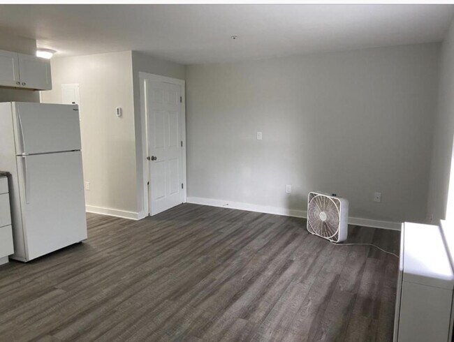 Foto del edificio - 45 W Main St