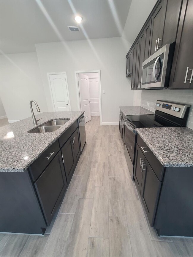 Foto del edificio - 525 Hillcrest Cir