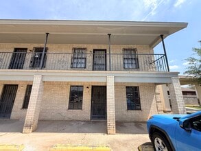 Building Photo - 2603 Palo Blanco St