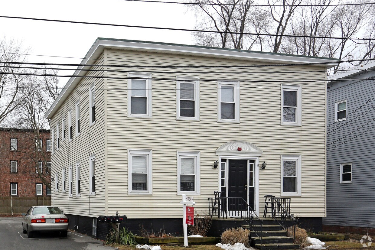 70 Washington St, Bristol, RI 02809 Apartments in Bristol, RI