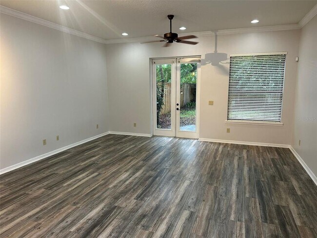 Foto del edificio - 116 E Esther St