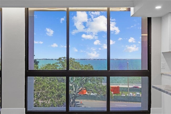 Building Photo - 3301 Bayshore Blvd