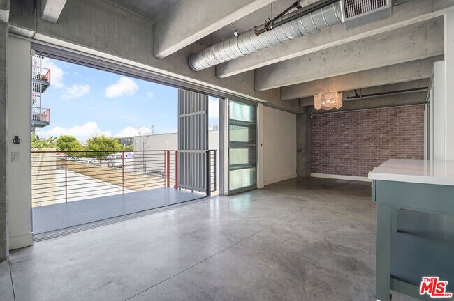 Building Photo - 4141 Glencoe Ave