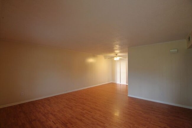 Building Photo - 2 Bedroom 1 Bath in Lindale, TX! Available...