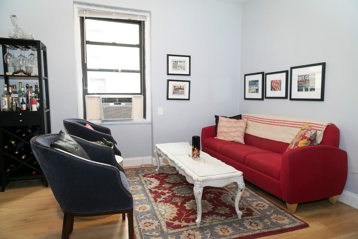 Foto principal - 2147 33rd St