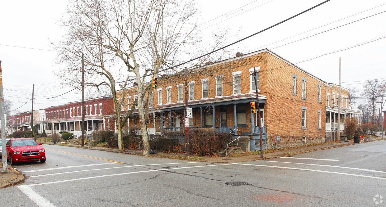 Primary Photo - 6969-6947 Bennett St
