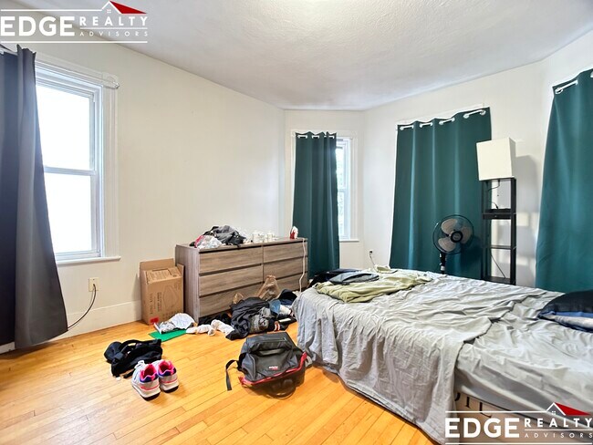 Building Photo - 155 Murdock St