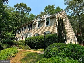 Building Photo - 655 Lancaster St