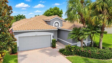 Building Photo - 6579 Pavone St