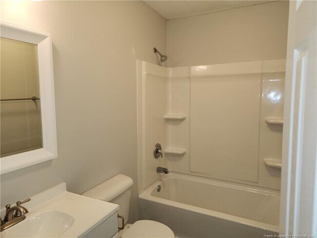 Foto del edificio - 5693A Archer Rd