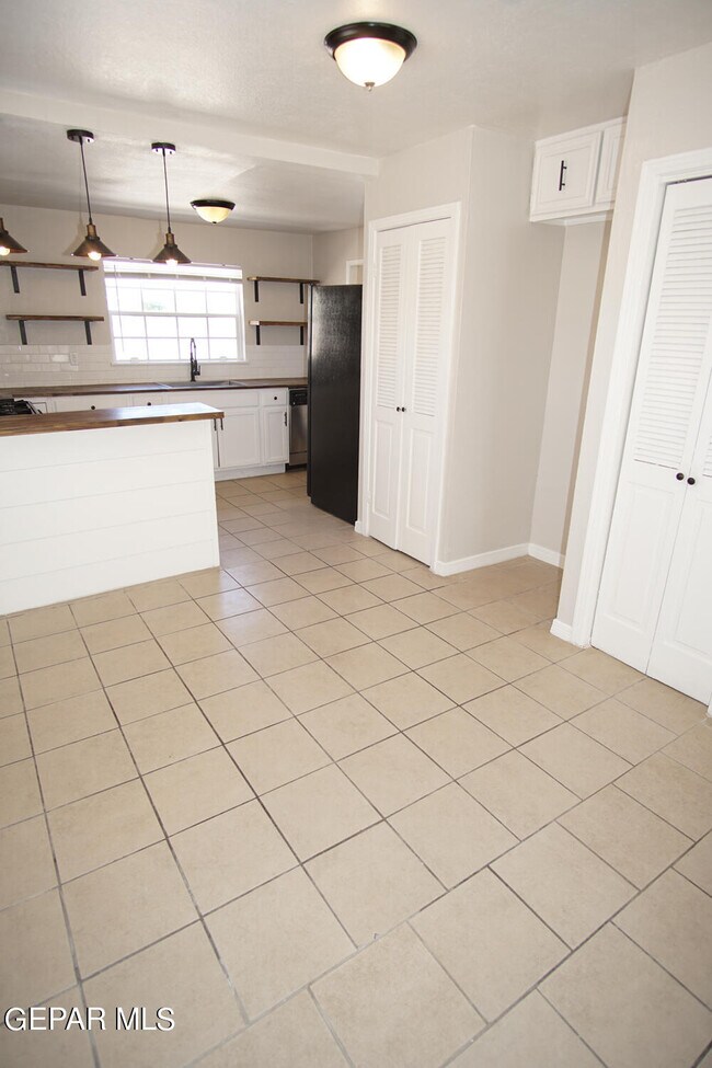 Foto del edificio - 3817 Thomason Ave