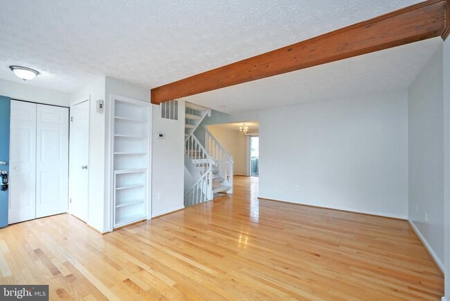 Building Photo - 2025 N Glebe Rd