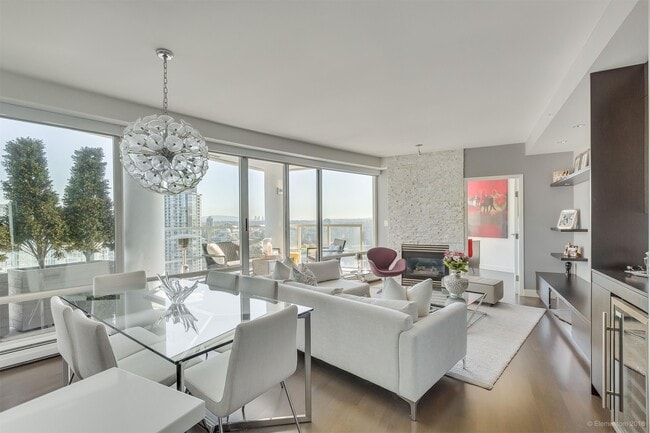 Building Photo - 1201 Marinaside Crescent