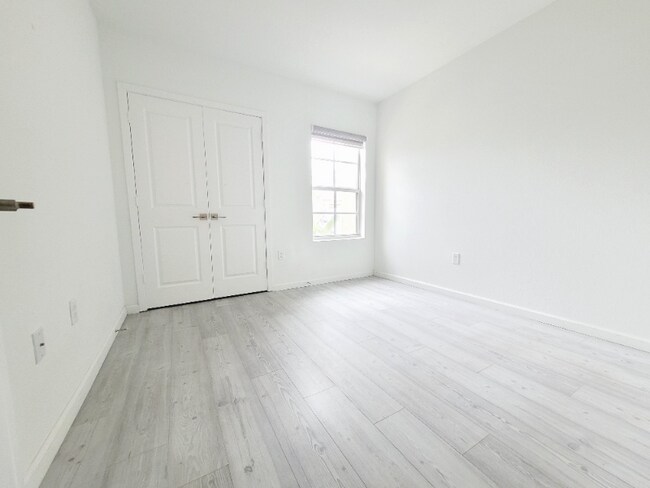 Foto del edificio - 541 NE 4th Ln