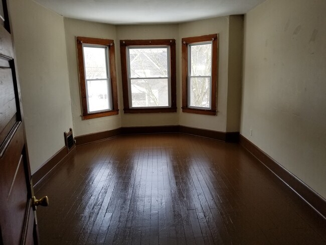 Foto del edificio - 606 W Main St