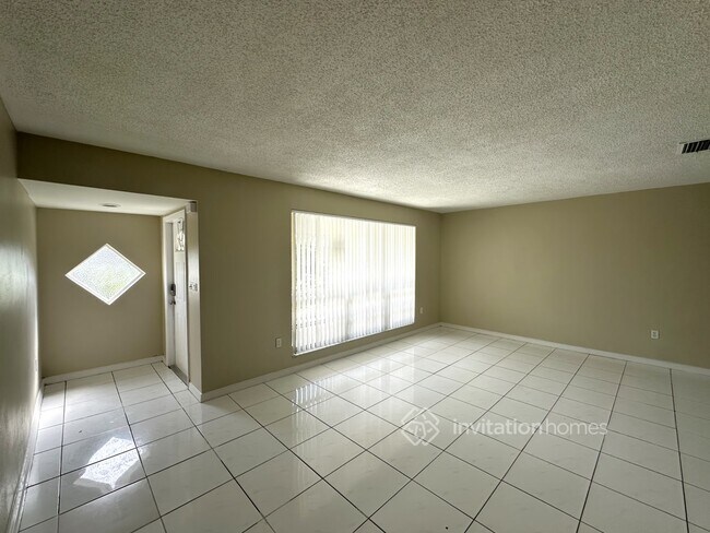 Building Photo - 7251 Alhambra Blvd