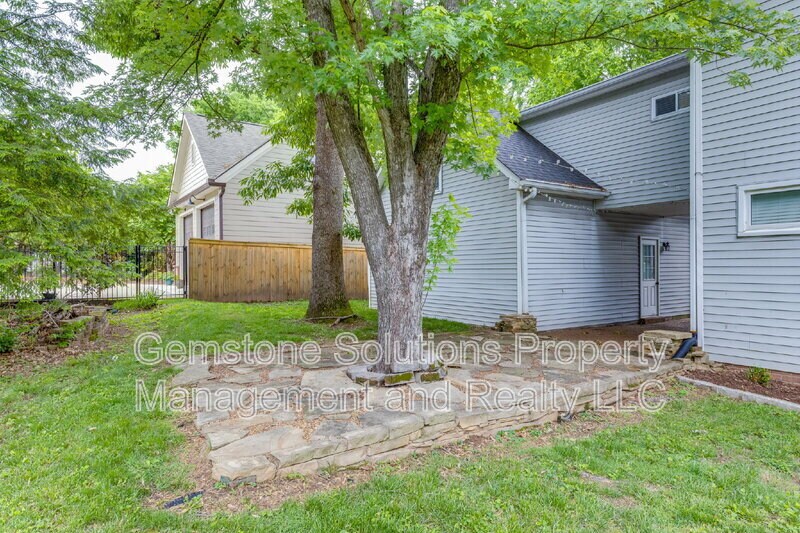 Foto principal - 221 Adams Ct