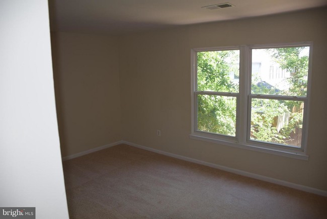 Building Photo - 10251 Irongate Way