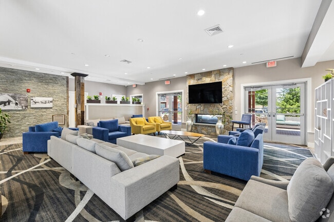 Casa club - Elevation Apartments at Crown Colony